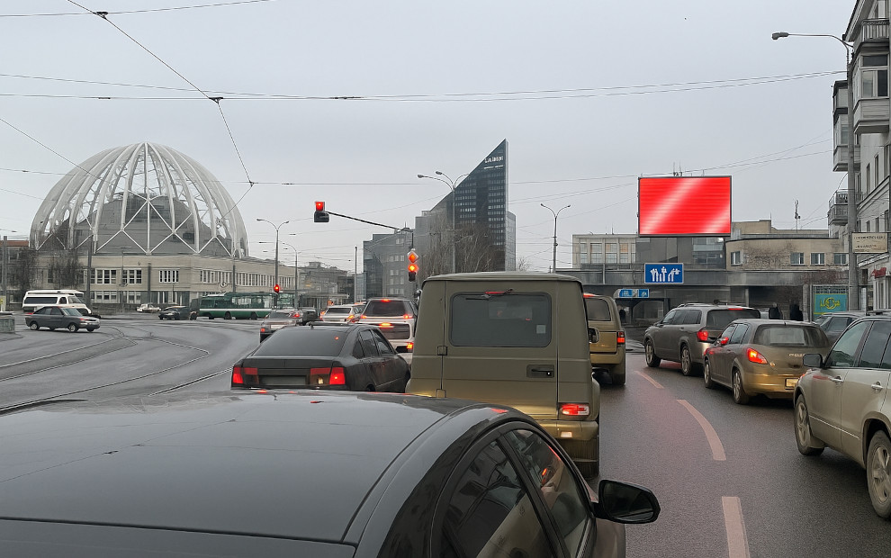 Медиафасад ADR на здании УрГЭУ-СИНХ
